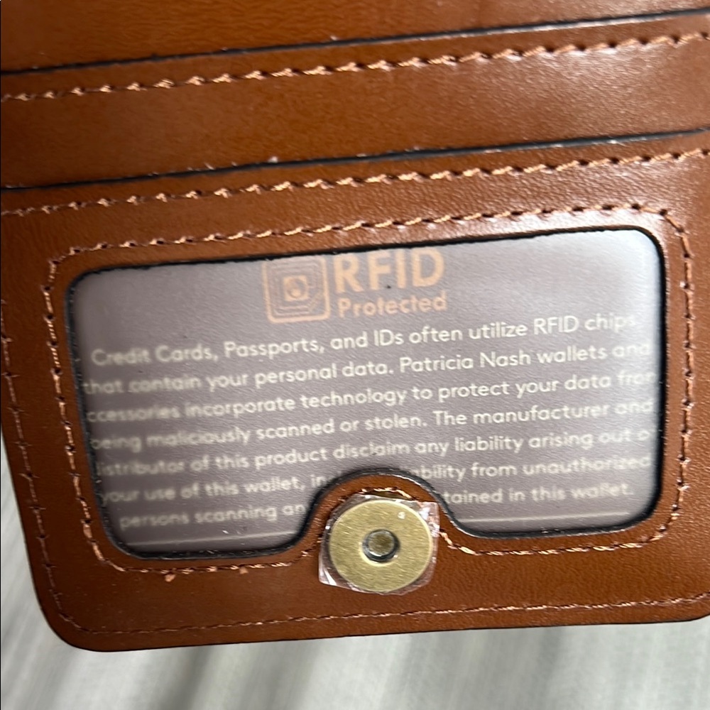 Patricia Nash Brown leather Map Print crossbody wallet/phone. - Picture 5 of 8